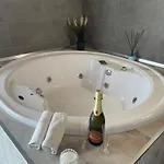 Alma Bed & Breakfast Nettuno