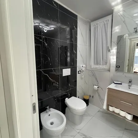 Couette-café Alma 3*