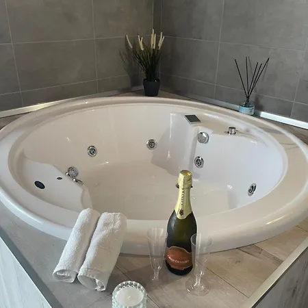 Alma Bed and Breakfast Νετούνο